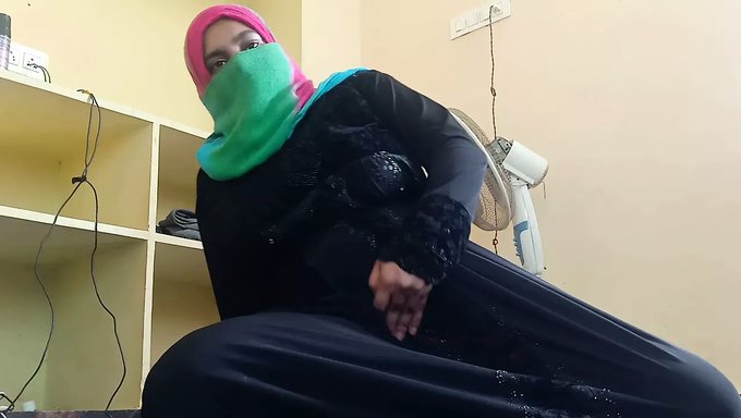 भारतीय छात्र पीछे से हो जाता है सहशिक्षा छात्रावास के कमरे में गुदा