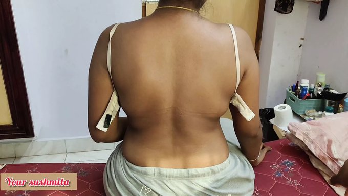 प्रौढ़ भारतीय Milf हो जाता है उसके सौतेले भाई द्वारा गड़बड़ पीछे से