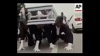 इस वीडियो ...