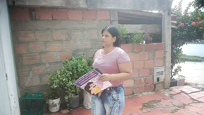 मैं अपने स्टेपडैड के साथ कास्टिंग में नॉटी हो जाती हूं और अपनी गांड चुदवाती हूं।